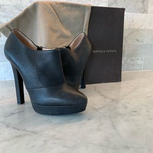 Authentic Bottega Veneta Black Ankle Boot/Size 38
